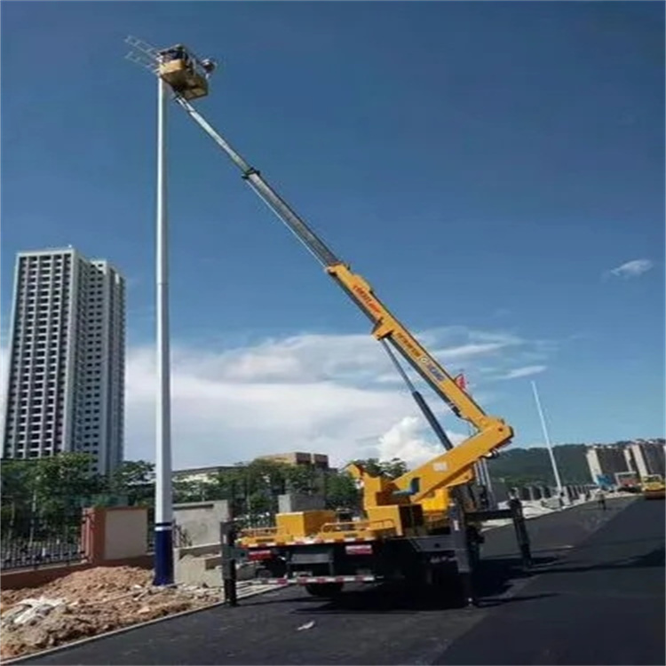 竞秀维修路灯的曲臂升降车出租