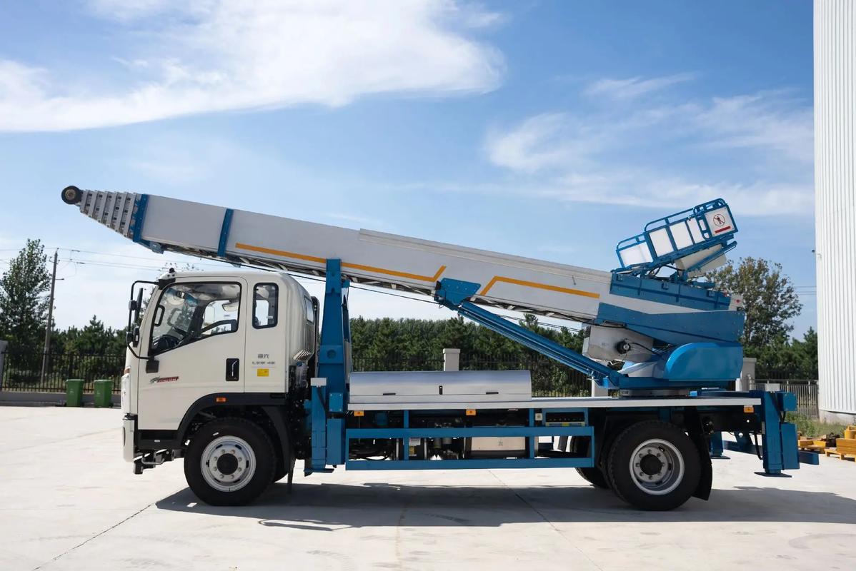 竞秀云梯上料车租赁费用