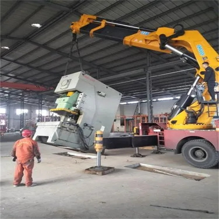 竞秀80吨折臂吊车出租附近电话