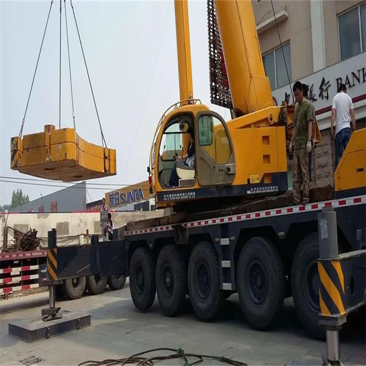 竞秀当地吊车出租|机器吊装|75吨|工厂搬迁服务